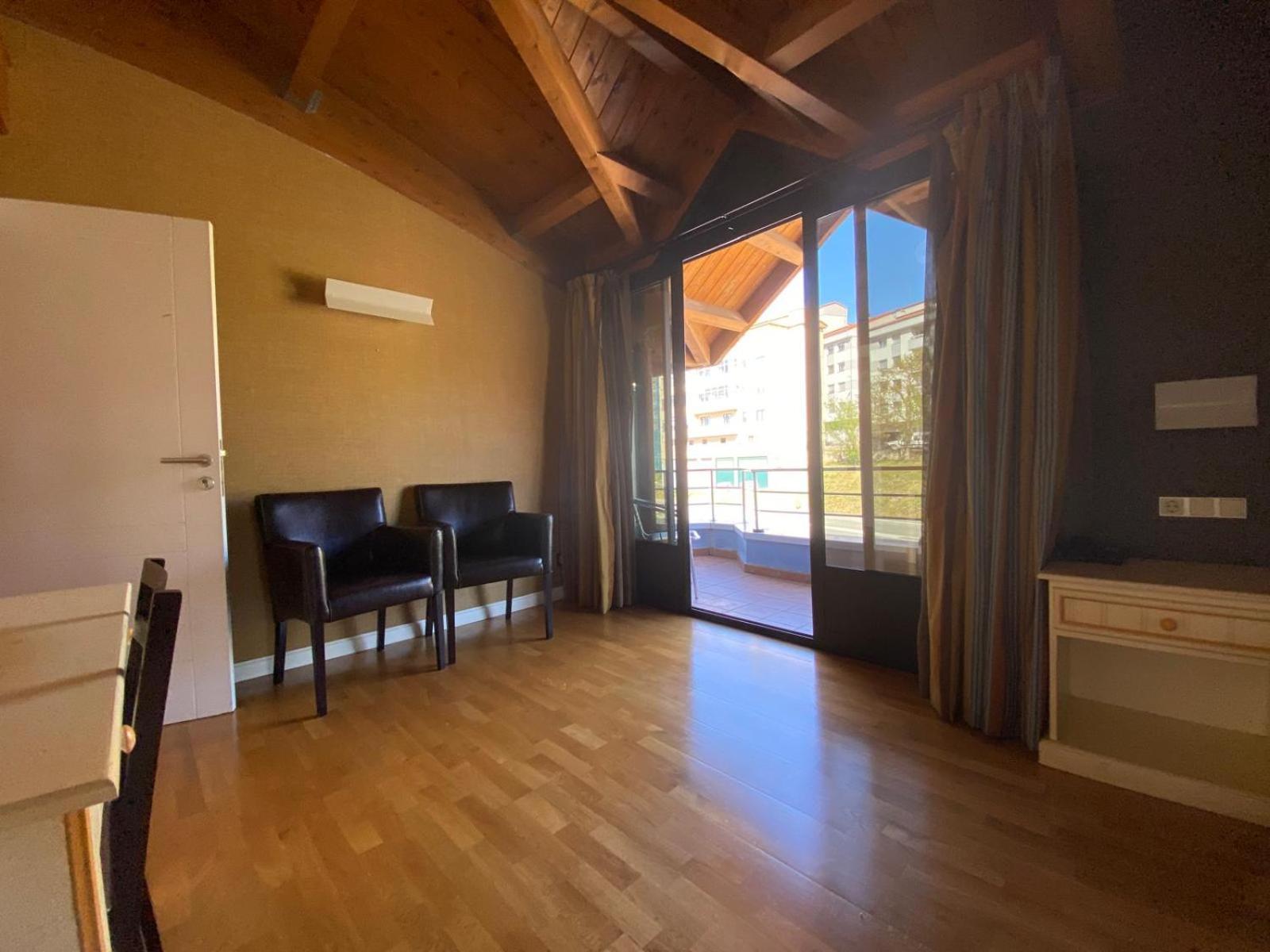 Hotel Iru-Bide Lumbier Buitenkant foto